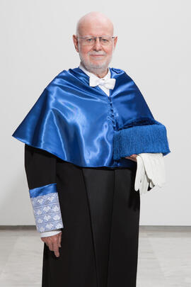 Retrato de Antonio Luque previo a su investidura como Doctor "Honoris Causa" por la Facultad de Ciencias de la Universidad de Málaga. Edificio del Rectorado. Octubre de 2016