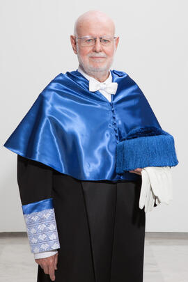 Retrato de Antonio Luque previo a su investidura como Doctor "Honoris Causa" por la Facultad de Ciencias de la Universidad de Málaga. Edificio del Rectorado. Octubre de 2016