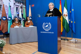Intervención de José Ángel Narváez en la investidura de Kazuyo Sejima como Doctora "Honoris Causa" por la Escuela de Arquitectura de la Universidad de Málaga. Paraninfo. Octubre de 2019
