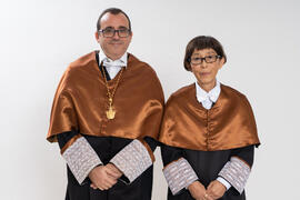 Retrato de Carlos Rosa Jiménez y Kazuyo Sejima previo a su investidura como Doctora "Honoris Causa" por la Escuela de Arquitectura de la Universidad de Málaga. Paraninfo. Octubre de 2019