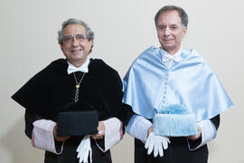 Retrato de José Ángel Narváez y Antonio Soler previo a su investidura como Doctor "Honoris Causa" por la Facultad de Filosofía y Letras de la Universidad de Málaga. Paraninfo. Junio de 2016