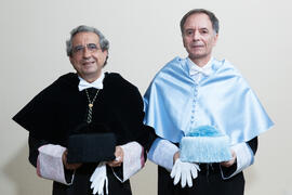 Retrato de José Ángel Narváez y Antonio Soler previo a su investidura como Doctor "Honoris Causa" por la Facultad de Filosofía y Letras de la Universidad de Málaga. Paraninfo. Junio de 2016