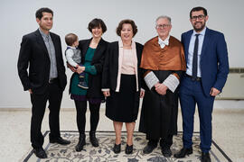 Retrato de familia previo a la investidura de Felipe Romera como Doctor "Honoris Causa" por la por la Escuela Técnica Superior de Ingeniería de Telecomunicación de la Universidad de Málaga. Paraninfo. Marzo de 2022
