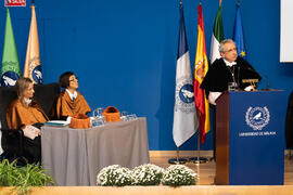 Intervención de José Ángel Narváez en la investidura de Kazuyo Sejima como Doctora "Honoris Causa" por la Escuela de Arquitectura de la Universidad de Málaga. Paraninfo. Octubre de 2019