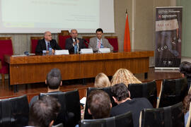Intervención de Eugenio Luque. Presentación de la plataforma online de análisis de los datos de investigación social del CIS. Facultad de Ciencias Económicas y Empresariales. Diciembre 2014