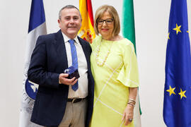 Retrato con la rectora en el homenaje a los jubilados y al personal que cumple 25 años de servicio en la UMA. Paraninfo. Mayo 2015