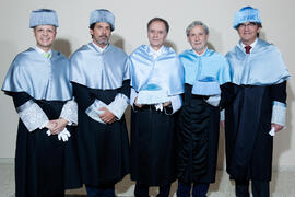 Retrato de grupo previo a la investidura de Antonio Soler como Doctor "Honoris Causa" por la Facultad de Filosofía y Letras de la Universidad de Málaga. Paraninfo. Junio de 2016