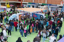 Estand de la facultad de Filosofía y Letras. Jornadas de Puertas Abiertas de la Universidad de Málaga. Complejo Polideportivo Universitario. Abril de 2018