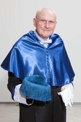 Retrato de Hans-Dieter Wienberg previo a su investidura como Doctor "Honoris Causa" por la Facultad de Ciencias de la Universidad de Málaga. Rectorado. Mayo de 2016