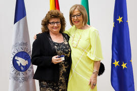 Retrato con la rectora en el homenaje a los jubilados y al personal que cumple 25 años de servicio en la UMA. Paraninfo. Mayo 2015