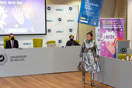 Performance 'NO, NIE, NON, NU'. Inauguración del Día Internacional Contra la Violencia Machista. Edificio del Rectorado de la Universidad de Málaga. Noviembre de 2020