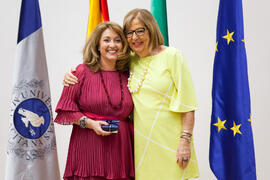 Retrato con la rectora en el homenaje a los jubilados y al personal que cumple 25 años de servicio en la UMA. Paraninfo. Mayo 2015