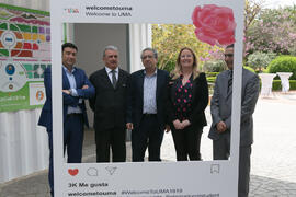 Foto de grupo. Inauguración de la oficina 'Welcome to UMA'. Campus de Teatinos. Abril de 2019