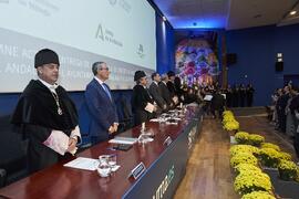 Mesa presidencial. Entrega de la Medalla de Oro de la Universidad de Málaga a Junta de Andalucía, Diputación Provincial de Málaga y Ayuntamiento de la capital. Paraninfo. Noviembre de 2023