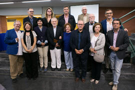 Foto de grupo tras el homenaje a Pablo García Baena y Antonio Garrido. Biblioteca General. Octubre de 2018