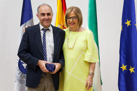 Retrato con la rectora en el homenaje a los jubilados y al personal que cumple 25 años de servicio en la UMA. Paraninfo. Mayo 2015