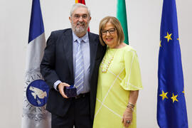 Retrato con la rectora en el homenaje a los jubilados y al personal que cumple 25 años de servicio en la UMA. Paraninfo. Mayo 2015
