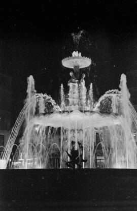Plaza de la Constitución. Fuente de las Gitanillas. Octubre de 1960. Málaga, España.