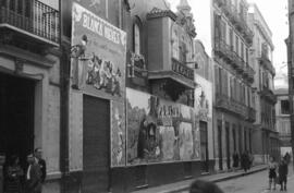 Cine Alkázar en calle Liborio García. En cartelera: Blancanieves y los Siete Enanitos. Hacia 1940. Málaga, España, 02