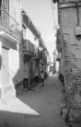 Calle, barrio de El Perchel. 1965, enero. Málaga, España