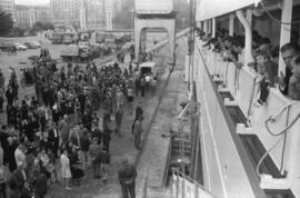 Puerto de Málaga. Despedida a emigrantes. Octubre de 1962. Málaga, España.