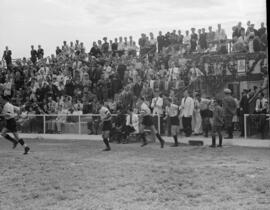 Inauguración del estadio de fútbol La Rosaleda. Momentos previos al partido CD Málaga contra Sevilla FC. Septiembre de 1941. Málaga, España