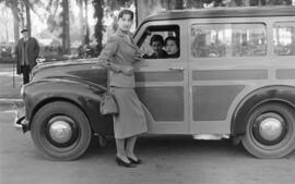 Automóviles montados en la factoría Taillefer. Parque de Málaga. Agosto de 1952. España