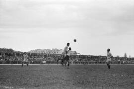 Inauguración del estadio de fútbol La Rosaleda. Partido CD Málaga contra Sevilla FC. Septiembre de 1941. Málaga, España.