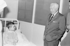 Visita del ministro de la Gobernación, Camilo Alonso Vega, al Hospital Civil. Marzo de 1967. Málaga (España)