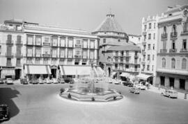Plaza de la Constitución. Fuente de las Gitanillas. Agosto de 1960. Málaga, España