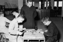 Alumnos en la Escuela de Formación Profesional Francisco Franco. Agosto de 1953. Málaga, España.