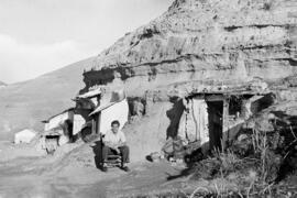 Vivienda cueva. Noviembre de 1954. Málaga, España.