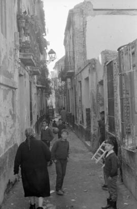Calle, barrio de El Perchel. 1965, enero. Málaga, España