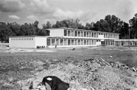 Escuela de Comercio e instituto de bachillerato Nuestra Señora de la Victoria. Construcción. Diciembre de 1957. Málaga (España)
