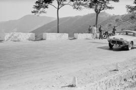 1ª Vuelta Automovilística a Andalucía. 2ª Etapa, Málaga-Granada, subida Cuesta de la Reina, Montes de Málaga. Septiembre de 1954. Málaga, España