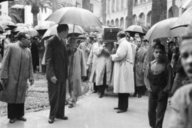 Entierro de José Gálvez Ginachero. Traslado del féretro desde el hospital Civil. Abril de 1952. Málaga (España).