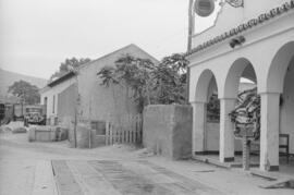 Barrio de El Palo. Carretera de Almería. A la derecha, puesto de arbitrios municipales o fielato. Octubre de 1958. Málaga. España