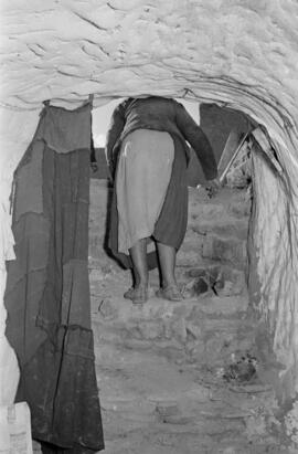 Vivienda cueva. Noviembre de 1954. Málaga, España.