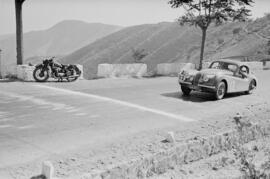 1ª Vuelta Automovilística a Andalucía. 2ª Etapa, Málaga-Granada, subida Cuesta de la Reina, Montes de Málaga. Septiembre de 1954. Málaga, España