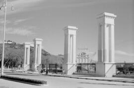 Puerto de Málaga. Entrada principal. Diciembre de 1960. Málaga. España.