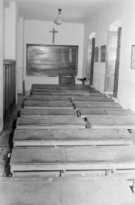 Escuela de Peritos Industriales en calle la Regente. Aulas. Abril de 1956. Málaga (España)