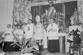Confirmación de los alumnos. Escuela de Formación Profesional Francisco Franco. Marzo, 1954. Málaga, España.