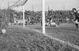 Partido de fútbol Club Deportivo Málaga y Club de Fútbol Melilla (2-0). Noviembre de 1963. Málaga (España)