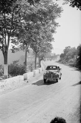 1ª Vuelta Automovilística a Andalucía. 2ª Etapa, Málaga-Granada, subida Cuesta de la Reina, Montes de Málaga. Septiembre de 1954. Málaga, España