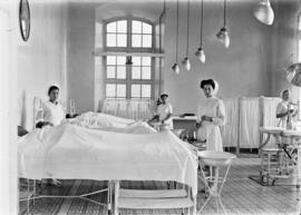 Hospital Civil ¿o Casa Cuna?. Sala de enfermos. Málaga, España