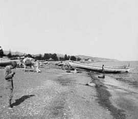 Playa de Pedregalejo. Varando una jábega. 1912. Málaga. España. Colección Gonzalo de Castro-135