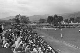Inauguración del estadio de fútbol La Rosaleda. Partido CD Málaga contra Sevilla FC. Septiembre de 1941. Málaga, España.