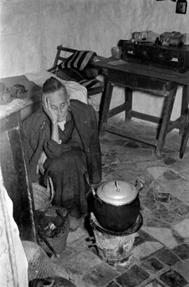 Vivienda cueva. Noviembre de 1954. Málaga, España.