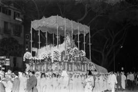 Semana Santa de Málaga. María Santísima de la Trinidad y del Glorioso Apóstol Santiago. Lunes Santo. Marzo de 1972. España.