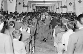 Confirmación de los alumnos. Escuela de Formación Profesional Francisco Franco. Marzo, 1954. Málaga, España.